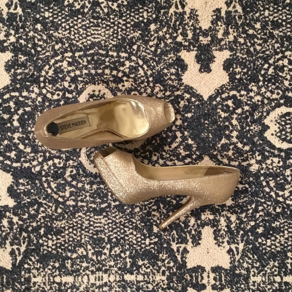 Steve Madden Glitter Peep Toe