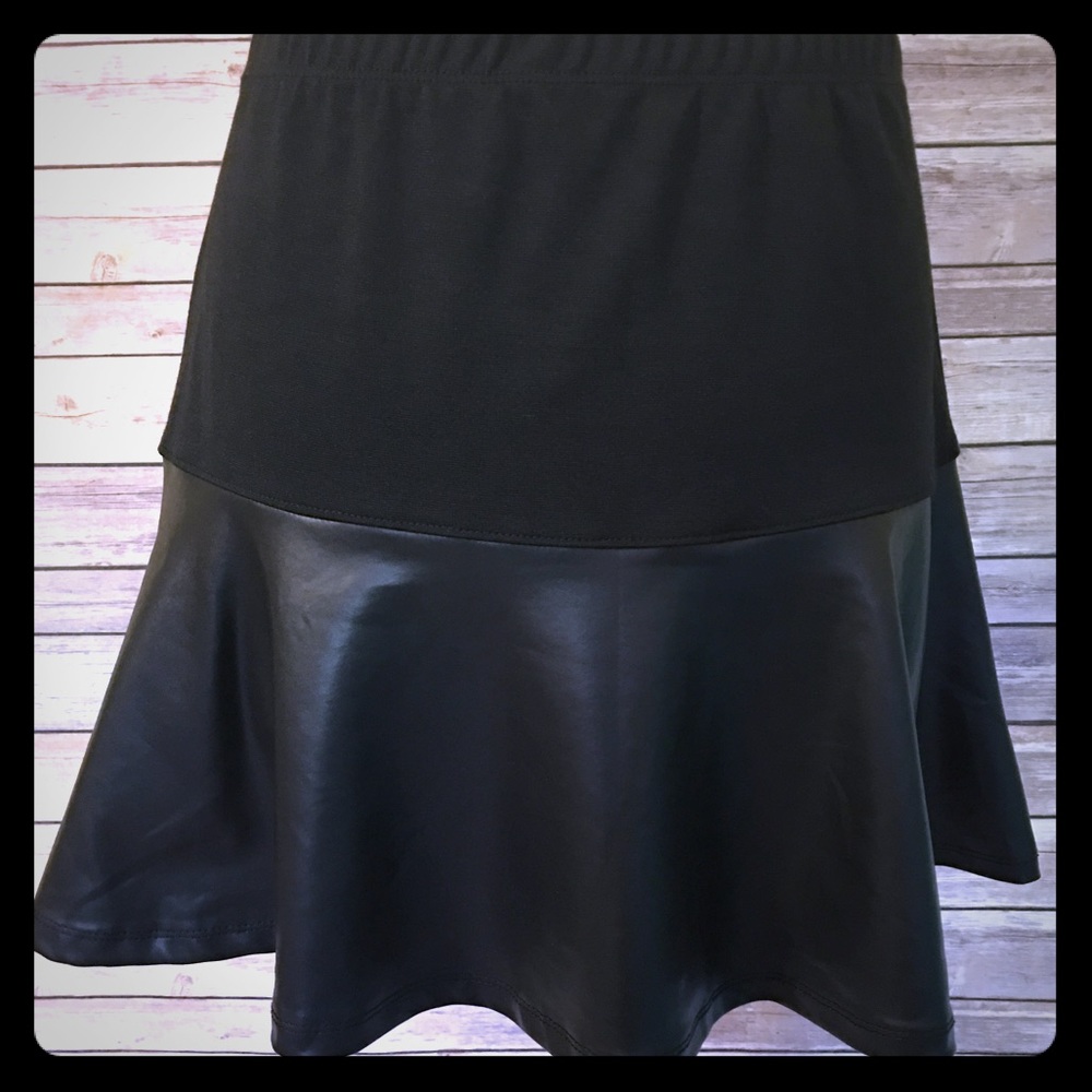 Bongo faux leather flare mini skirt size M