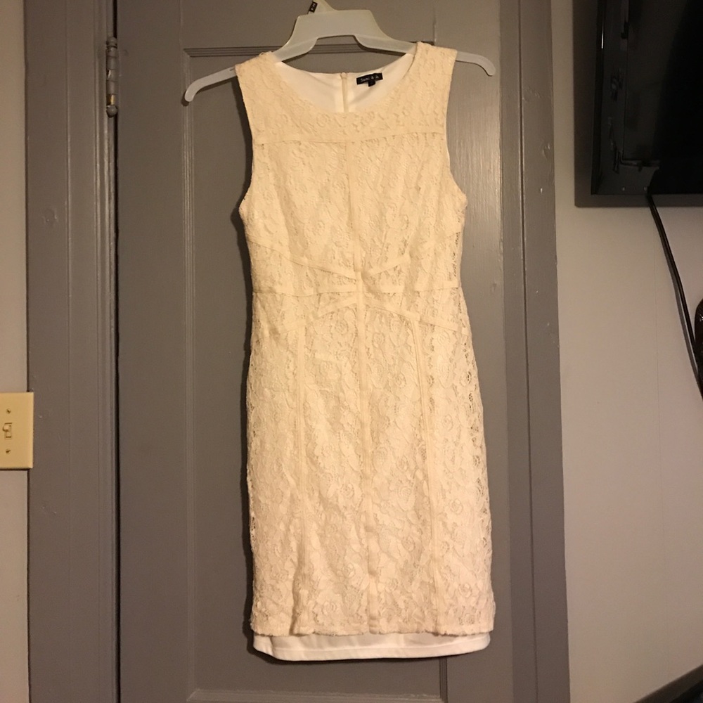 White lace body con dress
