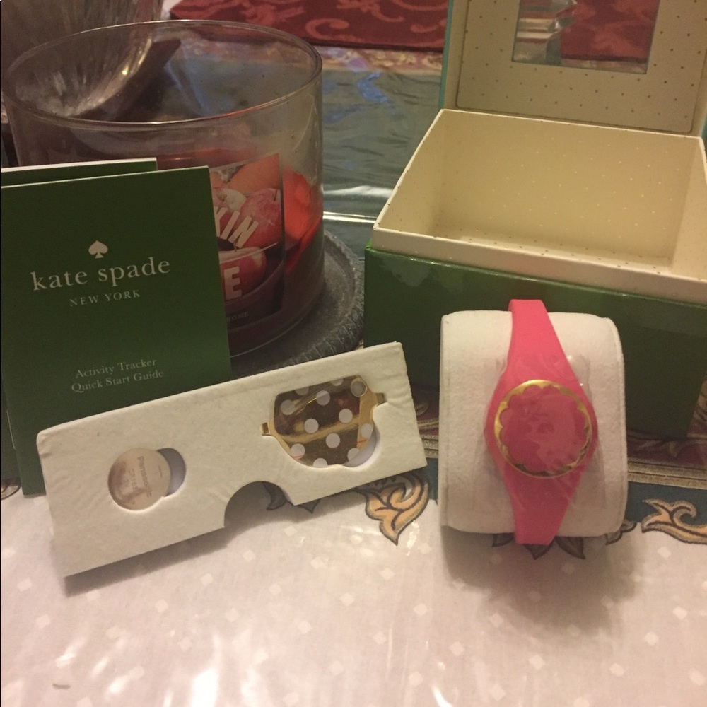 ✨Final Drop✨Kate Spade tracker