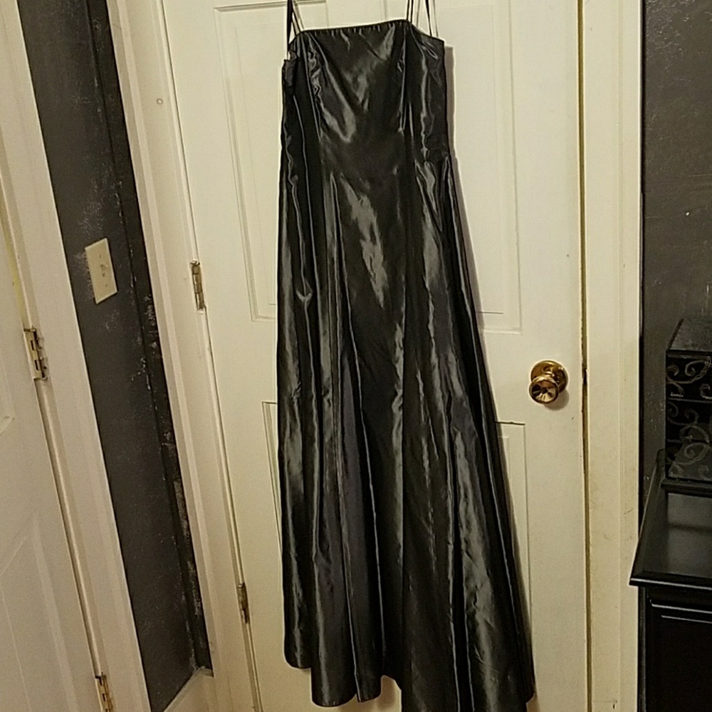 100% nylon dress with princess seems
