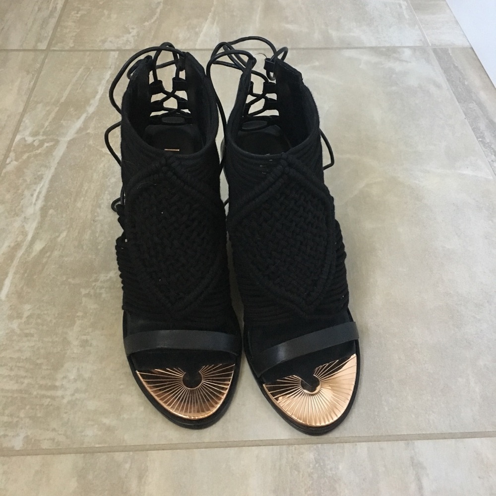 Ivy Kirzhner Black Mykonos Wedge, Size 7.5
