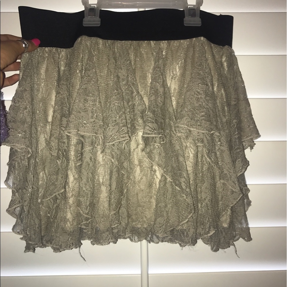 Buckle skirt