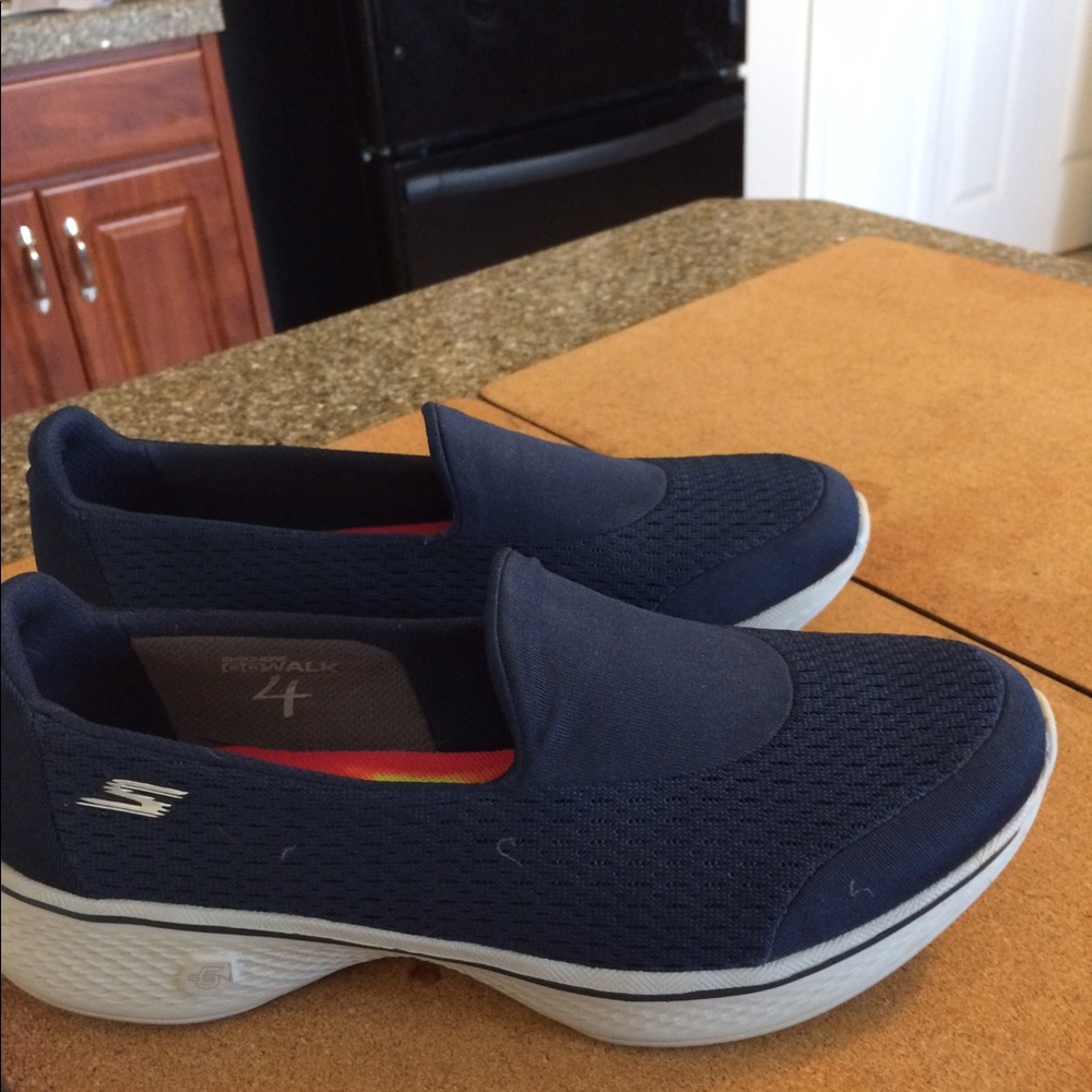Skechers Go Walk 4. Navy, size 8. Worn once.