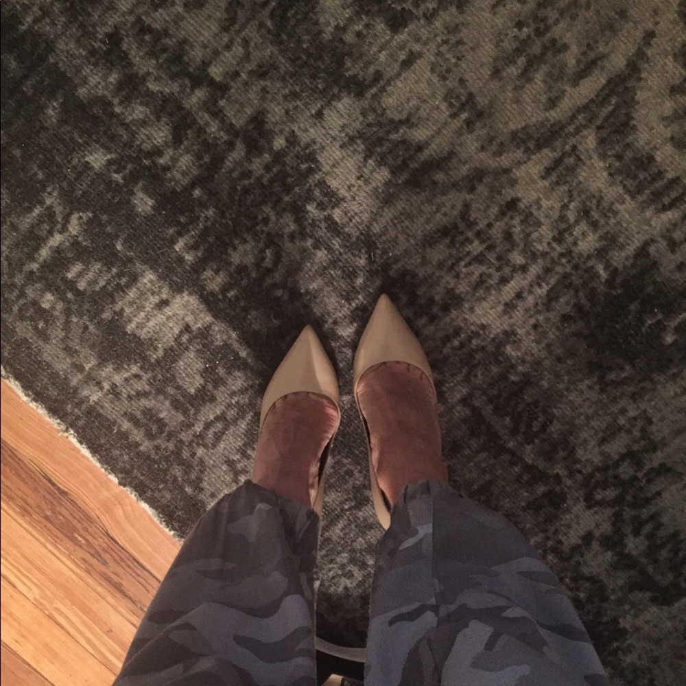 Sexy Steve Madden taupe pumps