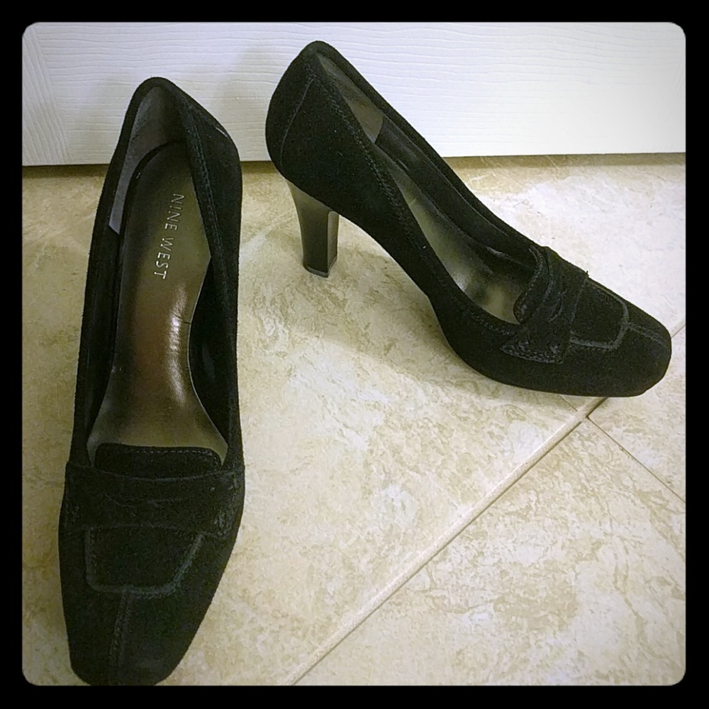 Nine West black suede pumps
