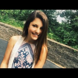 Meet your Posher, Caroline