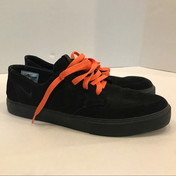 Nike Other - Nike 6.0 Braata low Skate boarding Shoes Men 9.5