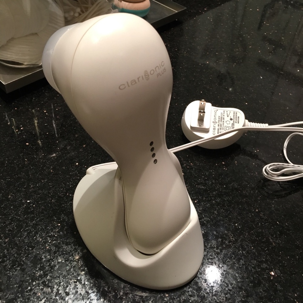 Clairsonic Plus Cleansing Brush