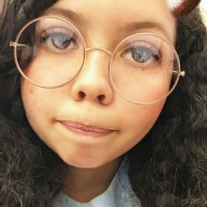 Meet your Posher, Azucena