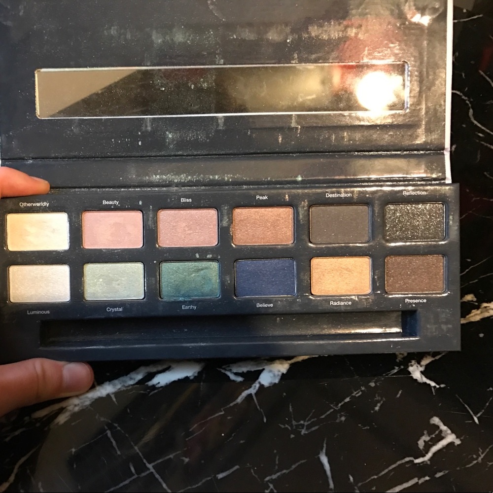 12 shad eyeshades pallet!