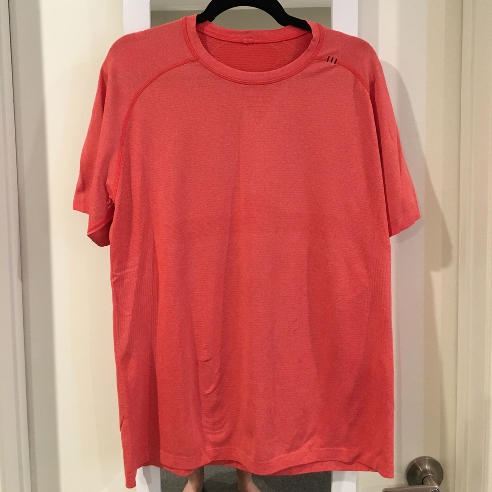 Lululemon Metal Vent Tech Short Sleve