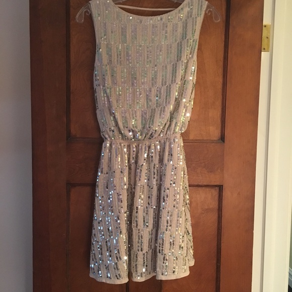 Taupe embellished dress - Picture 3 of 4