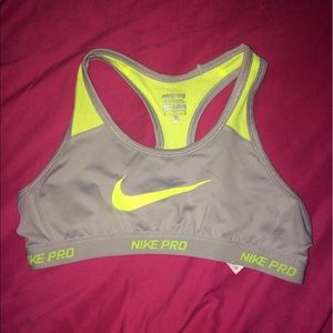 kids sports bra nike pro
