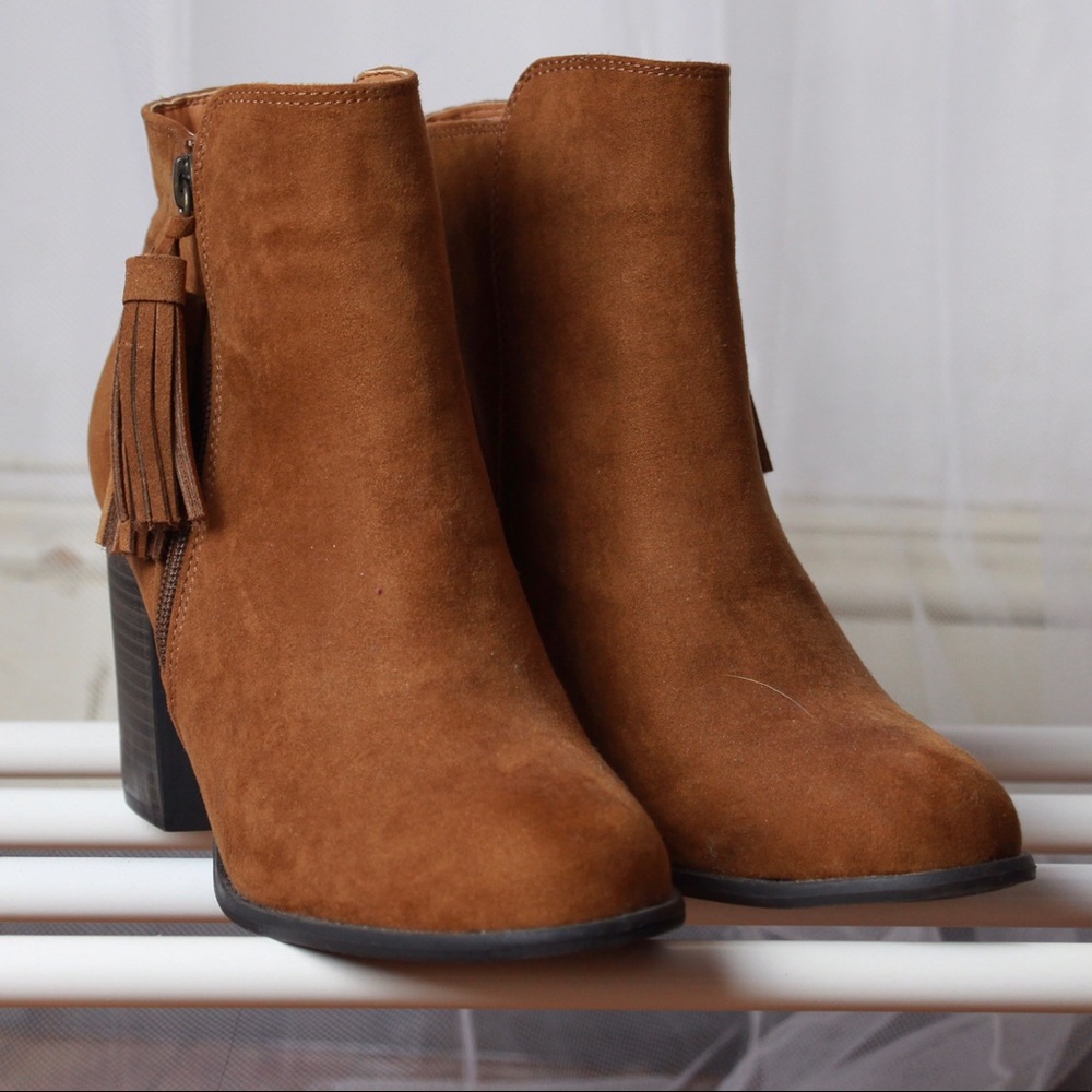 NWOT ESPRIT Light Brown/Camel Booties