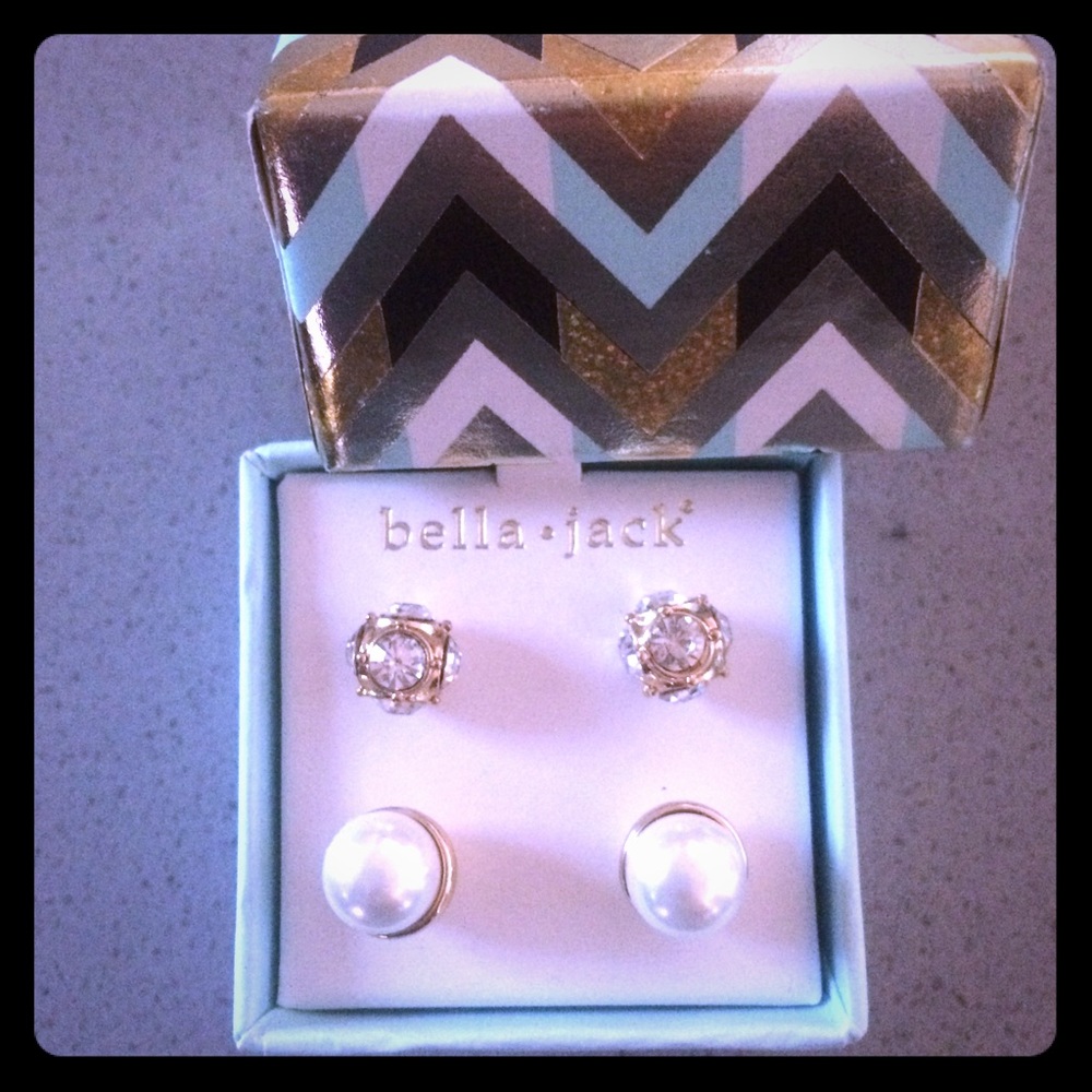 Earrings - 2 pairs of fashion statement studs