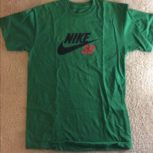 Nike sb tee