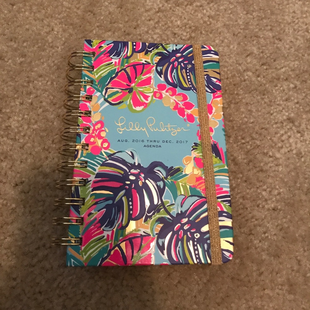 Lilly Pulitzer 2017 agenda! Never used!!!