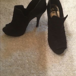 Black fergalicious heels