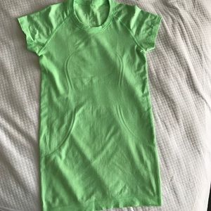 Perfect condition run swiftly short sleeve size 4