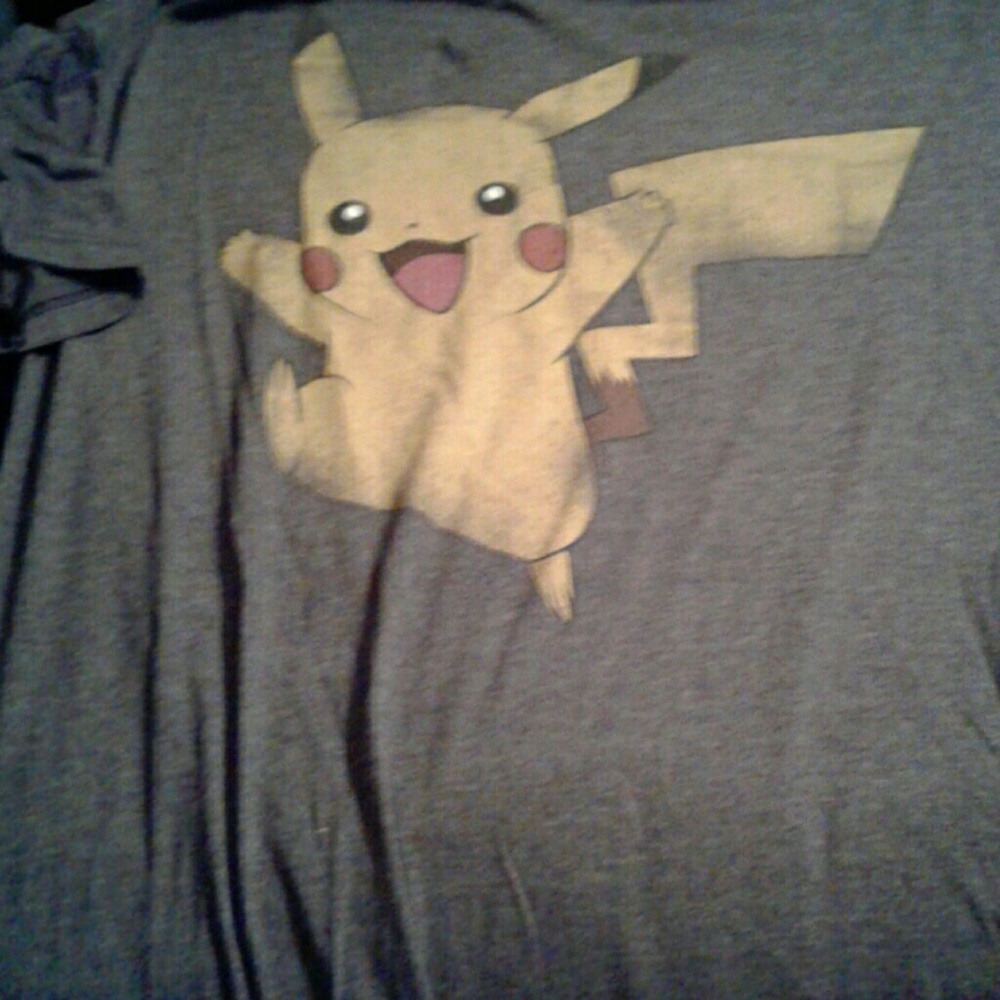 Pokemon pikachu t-shirt