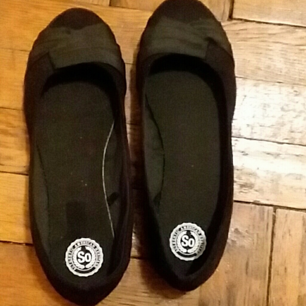 Black size 7 1/2 flats