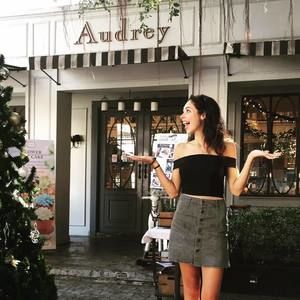 Meet your Posher, Julia