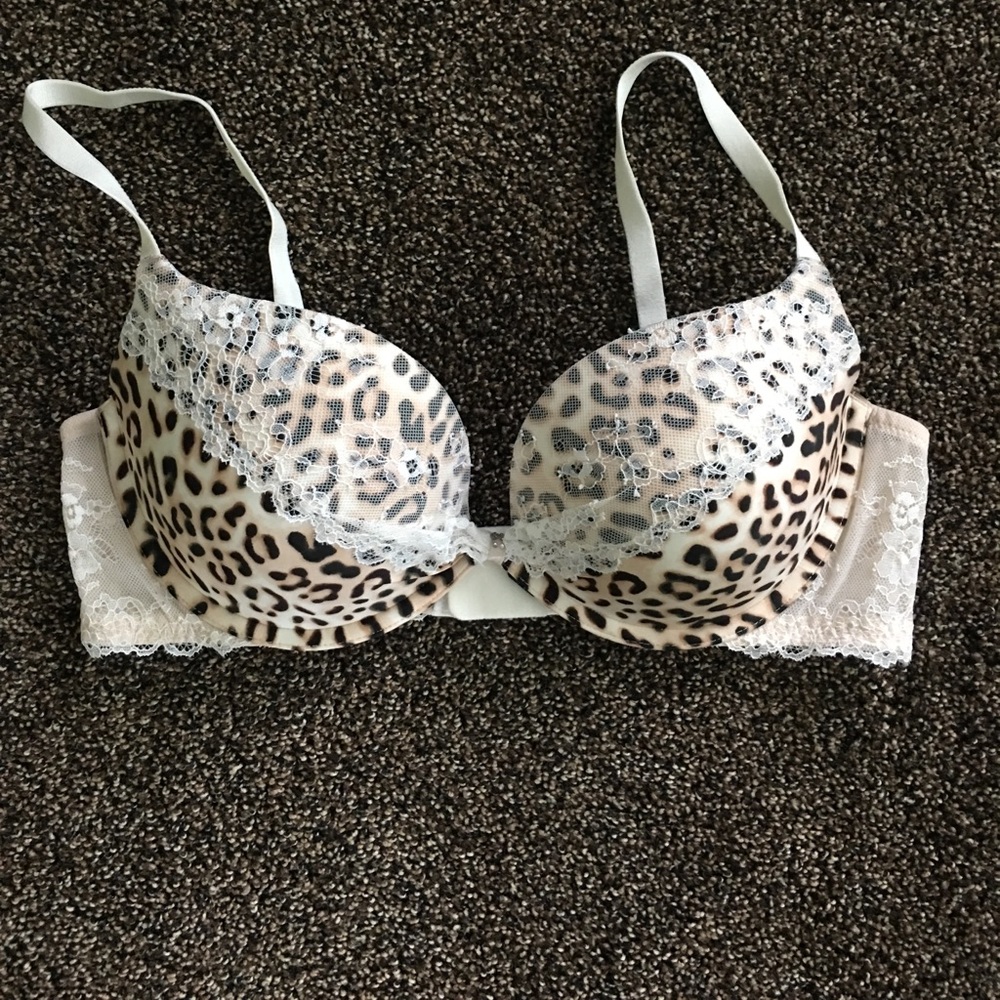 NWT Victoria's Secret bra