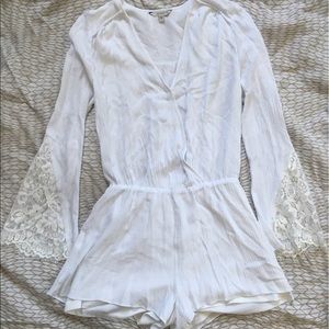 White short Jumper. Size Small