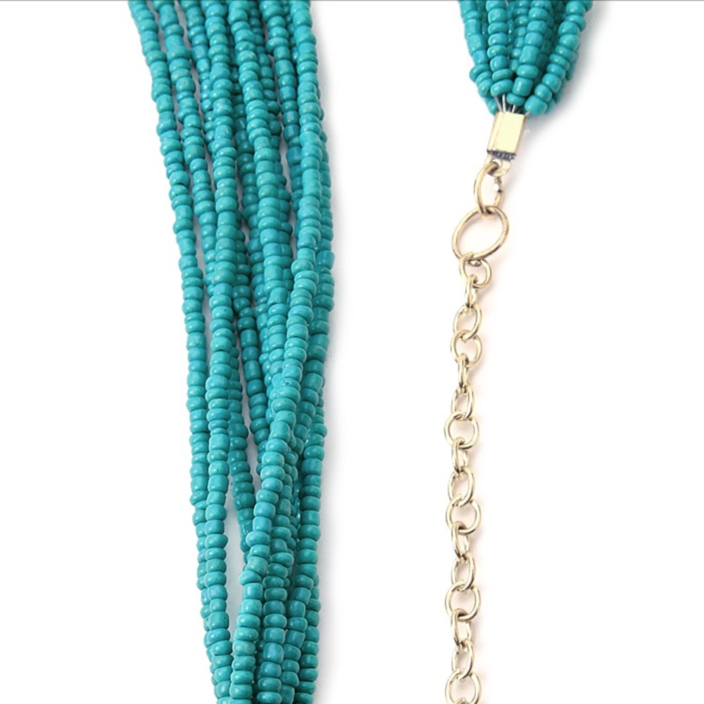 🦋 Blue bead costume necklace