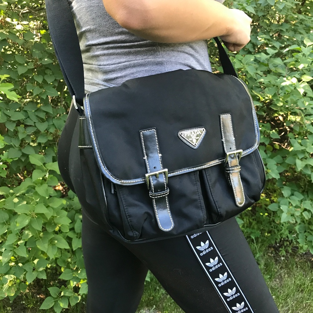 ❤️Authentic Prada messenger bag ❤️