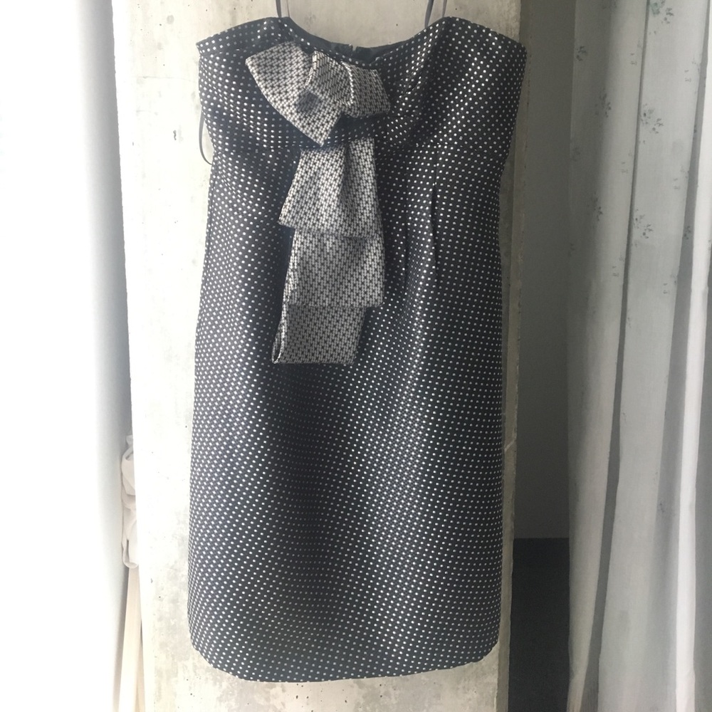 Strapless dress size 10 like new (never worn)