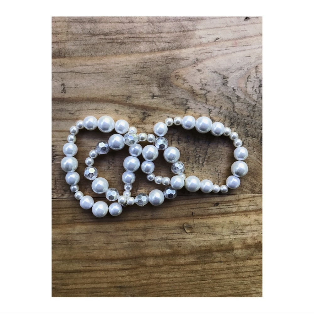 Pearl bracelet bundle