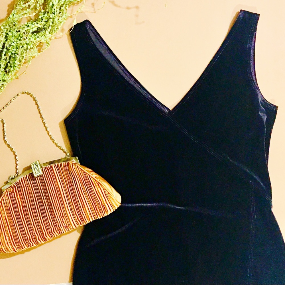 Laundry by Shelli Segal velvet dress