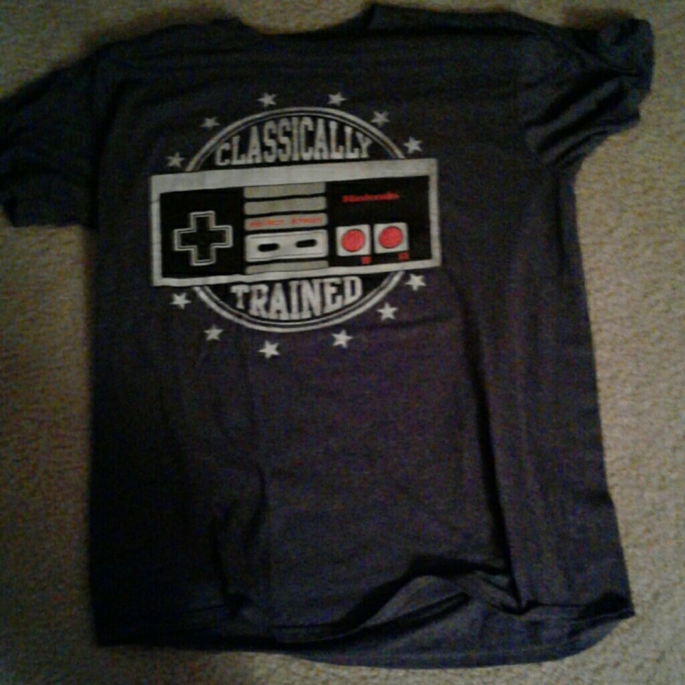 Classically  trained  nes t-shirt size L