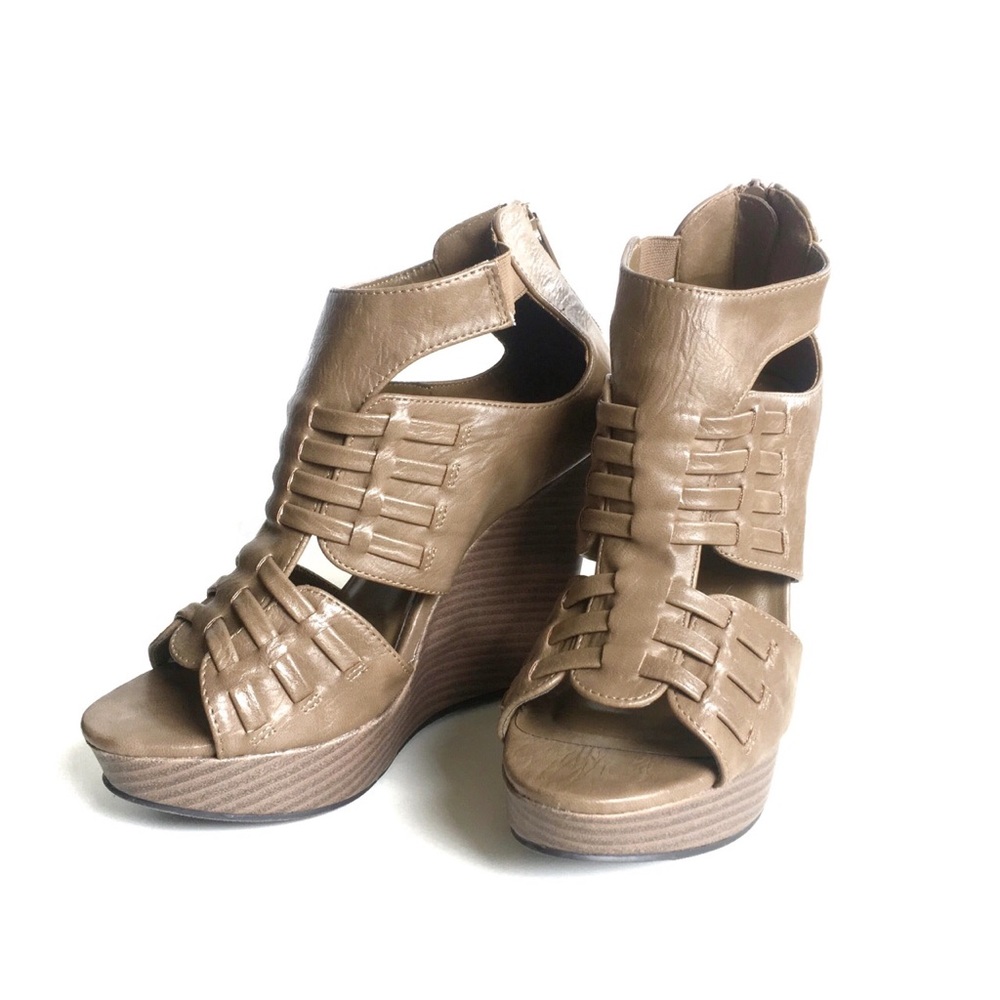 NWOT - Sbicca Of California - Kennedy Wedges