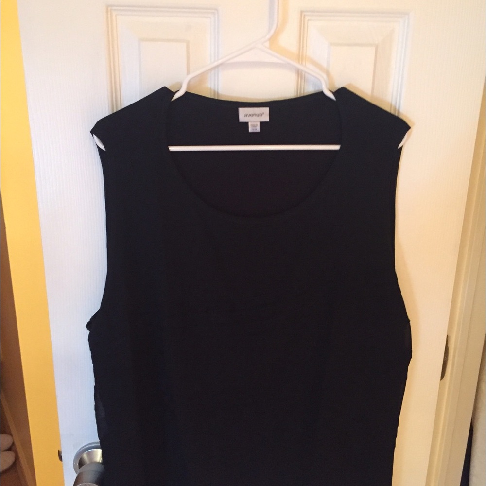 22/24 Black Dressy tank blouse