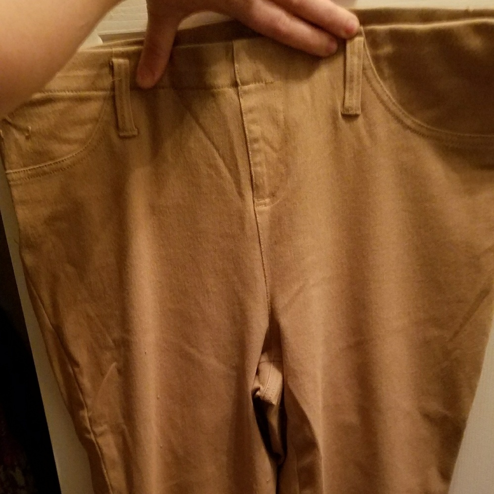 Size 16 Stretchy khaki pants. EUC