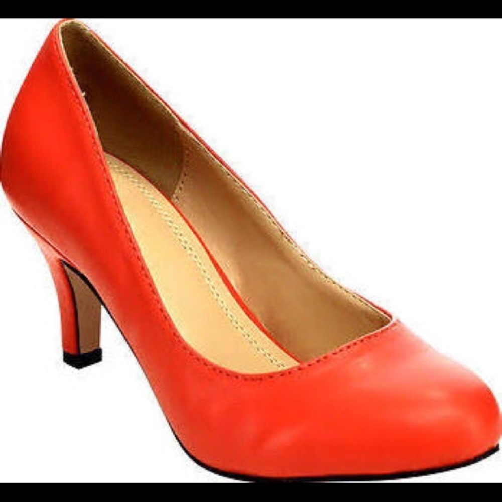 Chase & Chloe sz 5.5 orange 2.75 inch rnd toe heel