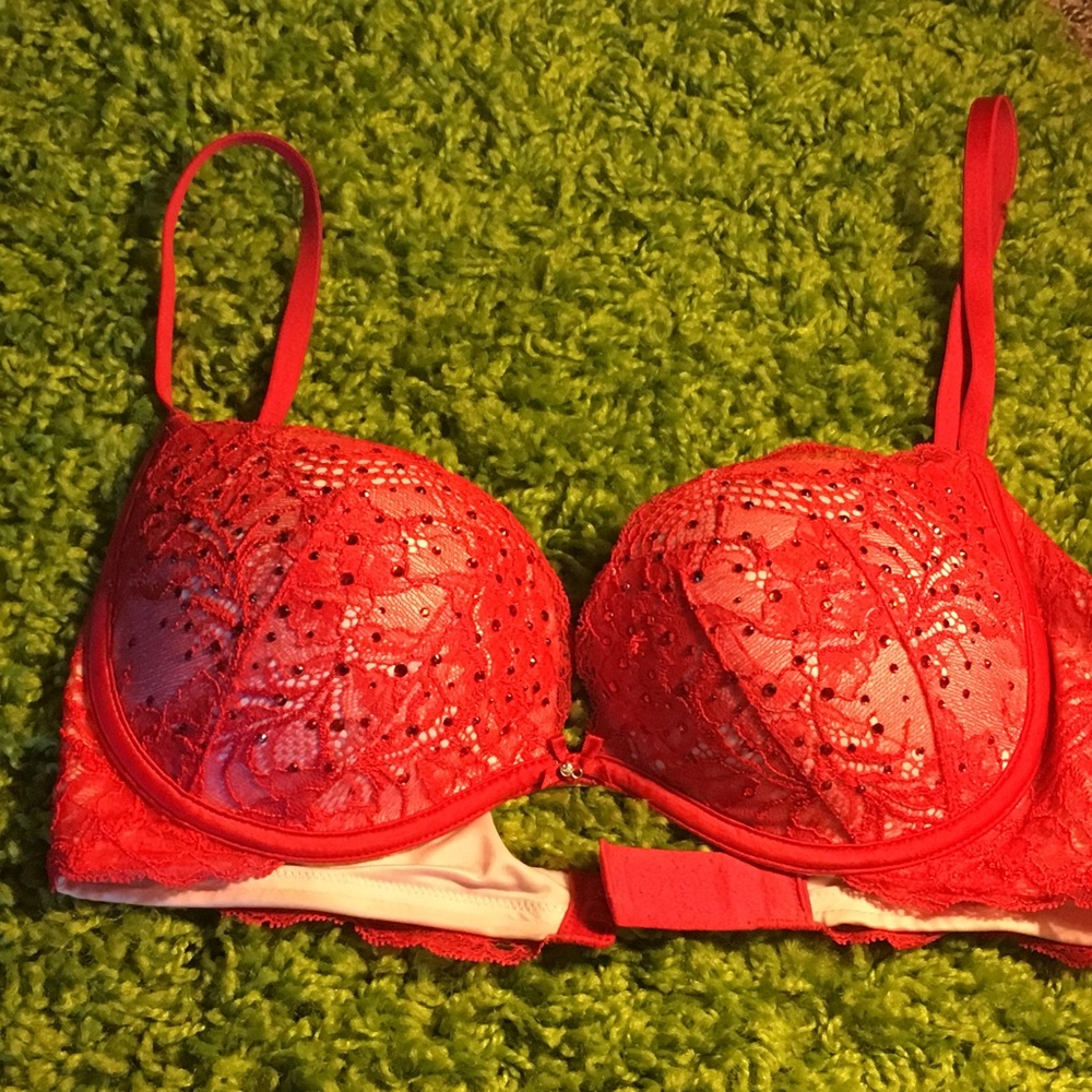 Victoria's Secret plunge lace red bra 34C