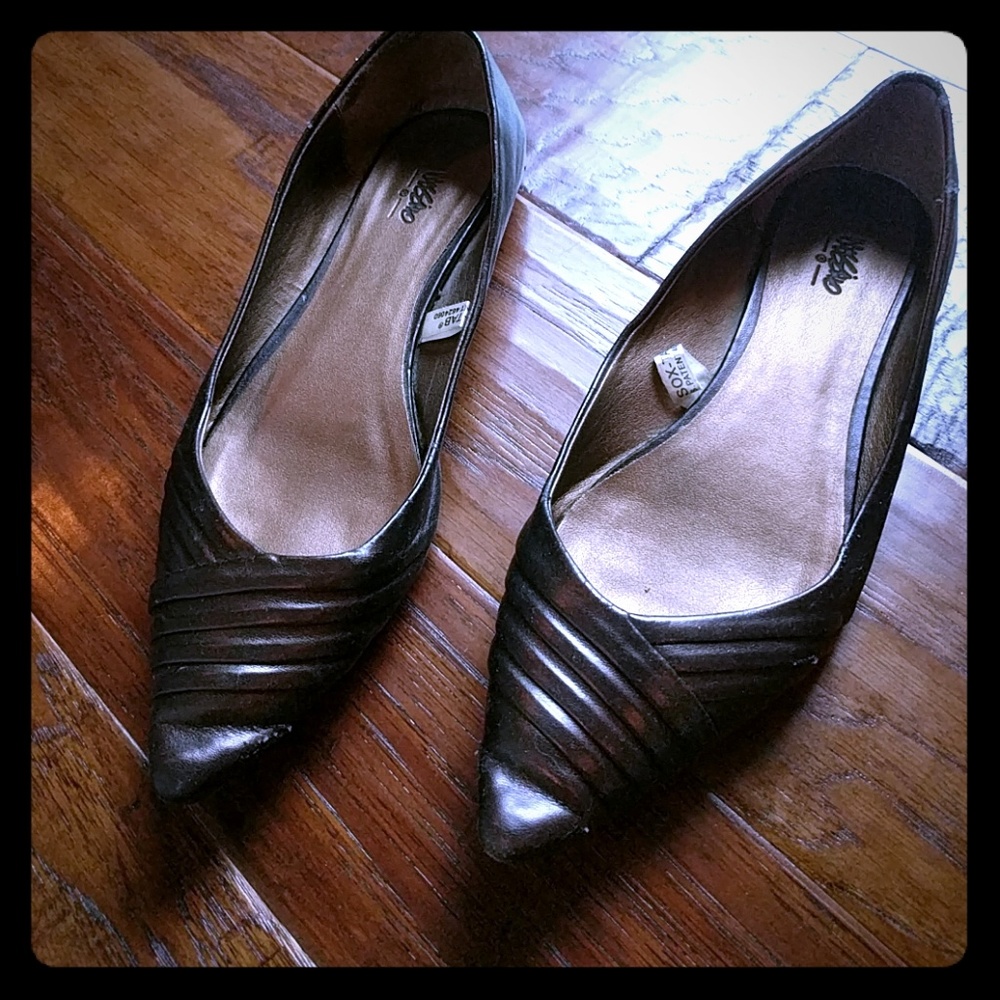 Mossimo bronze pointy flats - free with purchase