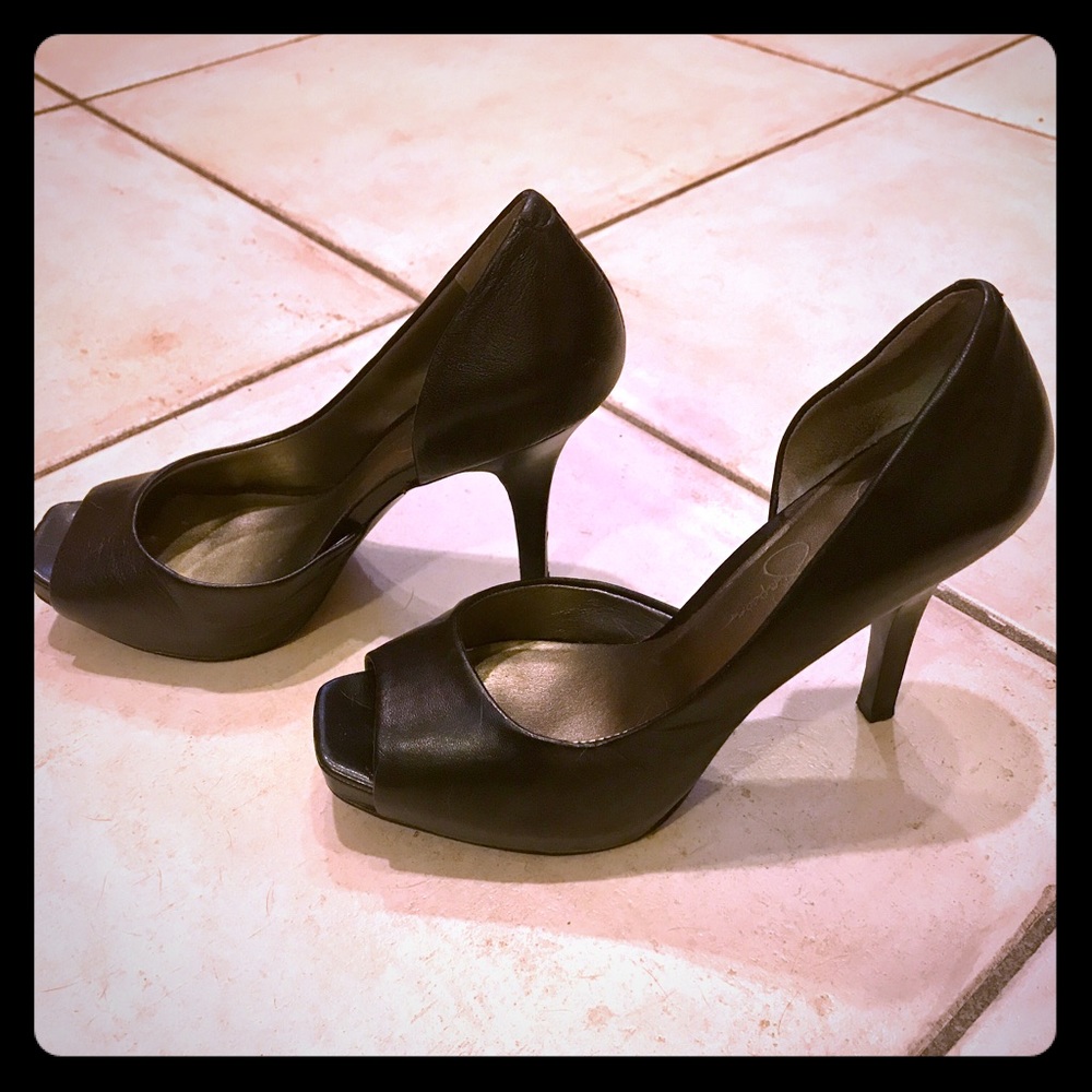 Jessica Simpson peep toe heels 👠 💜