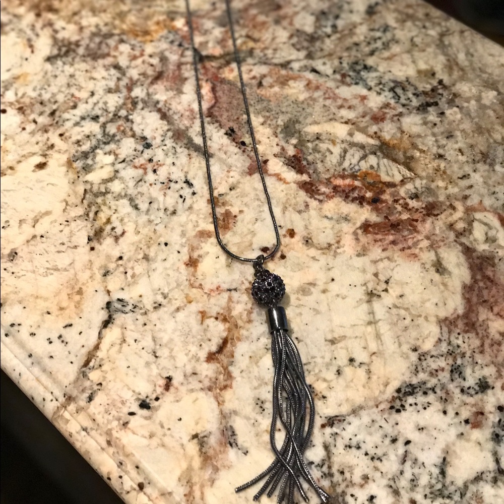 Beautiful metallic necklace NEW