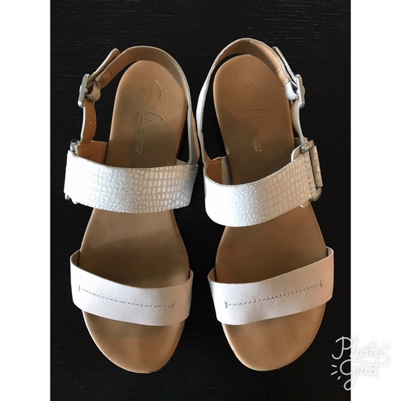 Franco Sarto Shoes - Franco Sarto Gustavo Flat Sandal Franco Sarto Shoes - Franco Sarto Gustavo Flat Sandal