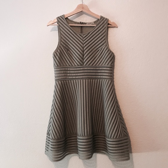 Sage green dress - Picture 1 of 2