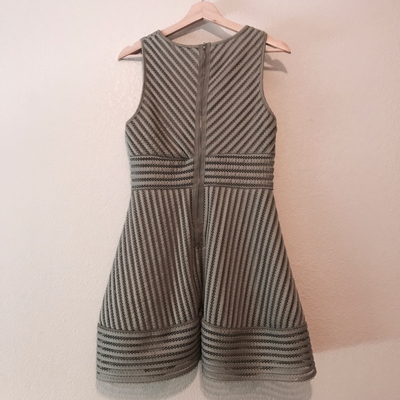 Sage green dress - Picture 2 of 2