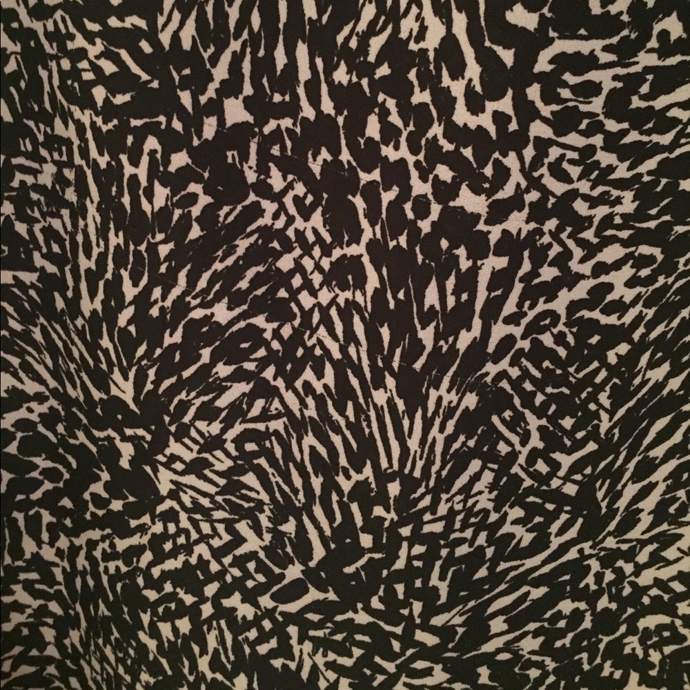 Plus Size 3 Torrid Print Asymmetrical Print Blouse - Picture 4 of 4