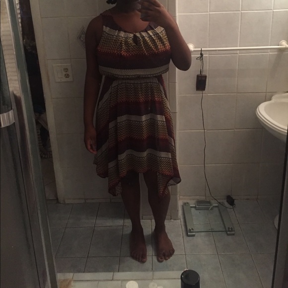 Cute Patterned Dress - Picture 3 of 3