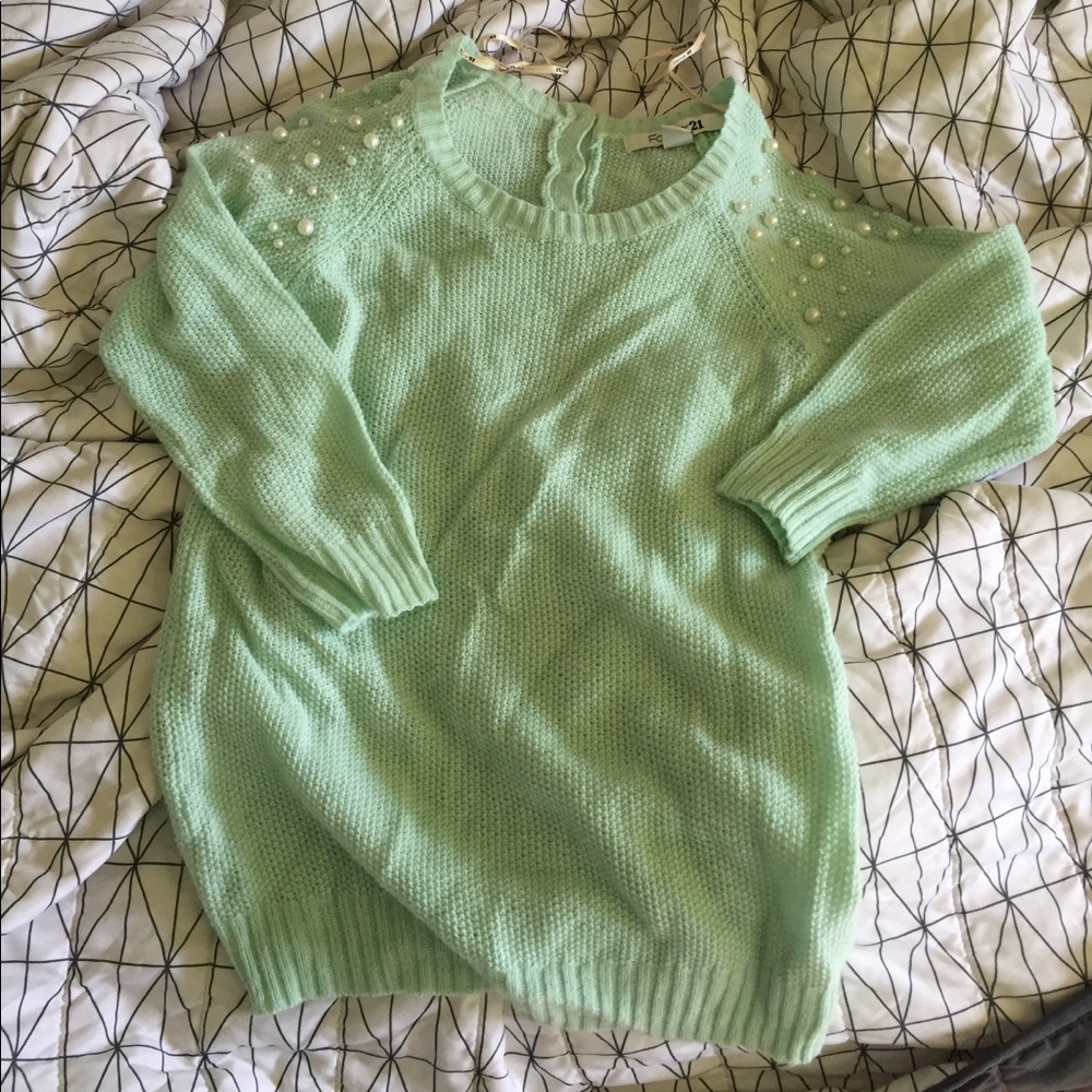 🌻 F21 Mint Sweater w/faux pearl accents
