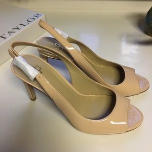 Pale camel/nude Clio patent leather sling backs 7M